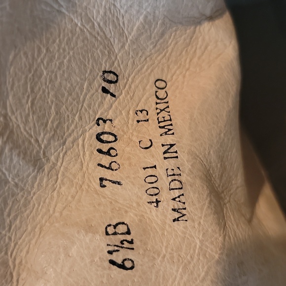 Frye Veronica Short Leather Back Zip Boots - Picture 13 of 14